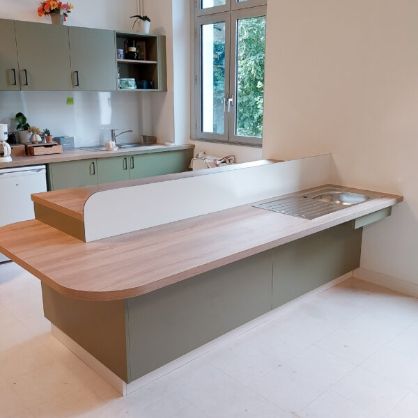 Cuisine thérapeuthique, salle d'activité, maison de retraite